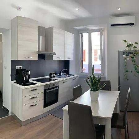 Apartment San Lorenzo Elegance - Just Steps From The Colosseum
