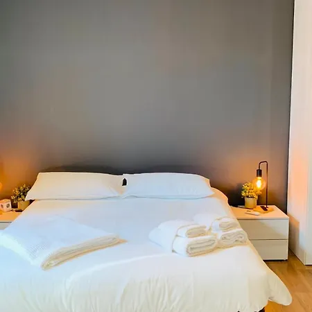 San Lorenzo Elegance - Just Steps From The Colosseum Rome