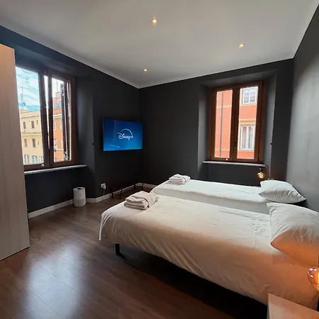 San Lorenzo Elegance - Just Steps From The Colosseum